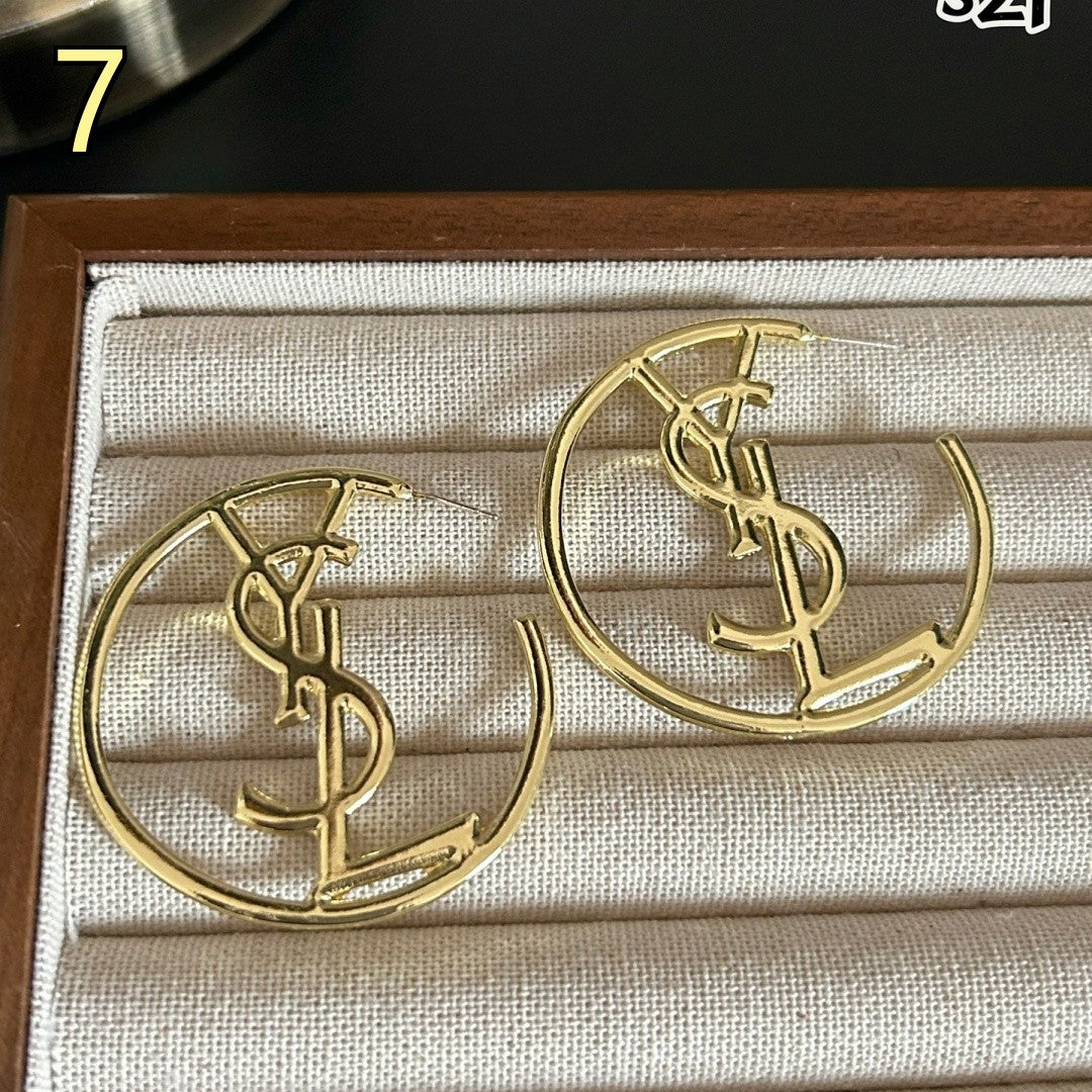 Classic Designer Style Pearl Earrings for Daily Wear